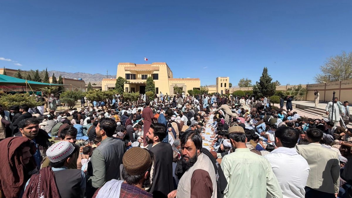 افغان کور هندوباغ:
د پښتونخوا نېشنل عوامي پارټۍ له چېرمېن خوشال خان کاکړ سره کليوال، ولسي، سياسي خلګ او د پښتونخوا نېپ ملګري د کوچني اختر په لومړۍ ورځ په افغان کور هندوباغ کې د اختر مبارکي کوي.
#KhushalKakarTheGreat