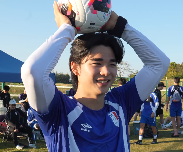 굴러다니는돌 tweet media