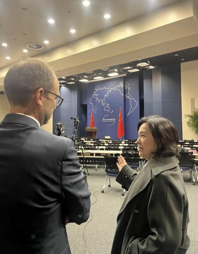 NorwayinChina's tweet photo. Pleased to welcome SG Torgeir Larsen from @norwayMFA to 🇨🇳 for a valuable exchange of views with HE Vice Minister Hua Chunying of the MFA and HE Vice Minister Lu Kang of the IDCPC.
@SpokespersonCHN @Amb_LuKang @vdysvik https://t.co/xZIwxCtLzG
