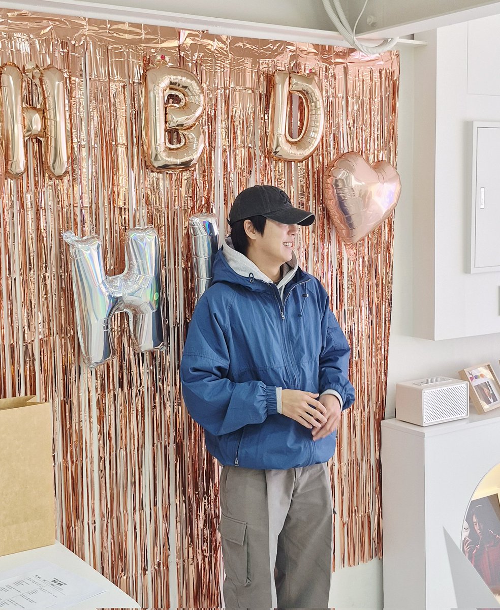 카페 한날한빛 (홍대생카/홍대생일카페/생일카페대관/전시대관) tweet media