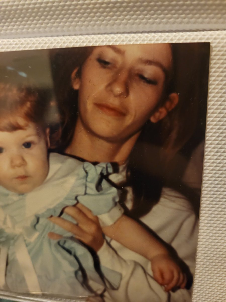 xaprylshowersx tweet media