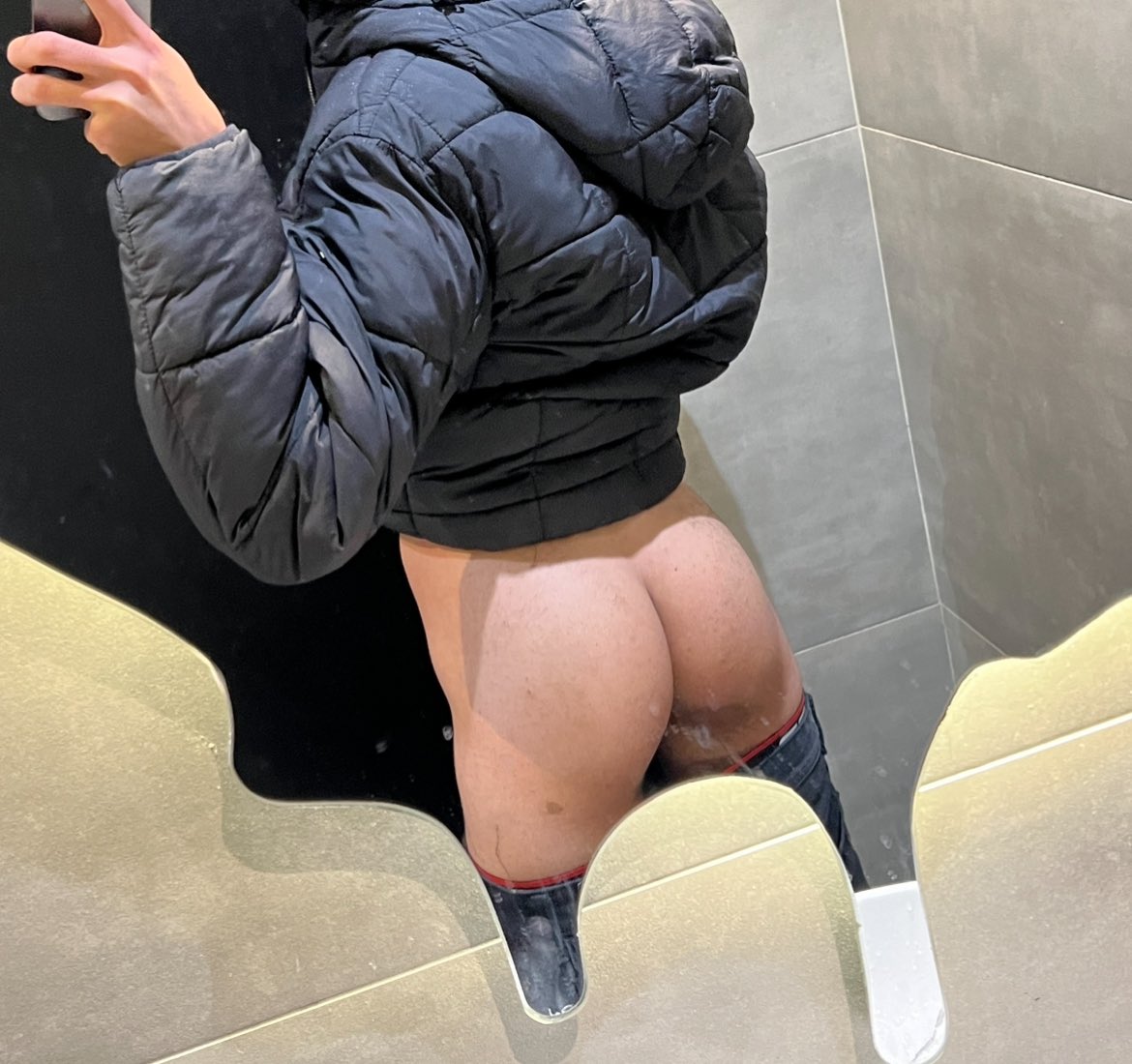 Arab couple tweet media