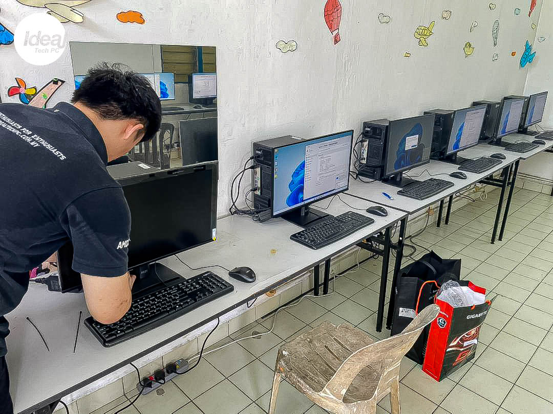 IdealTechMY's tweet photo. 𝗘𝘃𝗲𝗻 𝘀𝗽𝗲𝗰𝗶𝗮𝗹 𝗰𝗵𝗶𝗹𝗱𝗿𝗲𝗻 𝗱𝗲𝘀𝗲𝗿𝘃𝗲 𝘁𝗵𝗲 𝘀𝗮𝗺𝗲 𝗮𝗰𝗰𝗲𝘀𝘀 𝘁𝗼 𝗲𝗱𝘂𝗰𝗮𝘁𝗶𝗼𝗻 𝗮𝗻𝗱 𝗼𝗽𝗽𝗼𝗿𝘁𝘂𝗻𝗶𝘁𝗶𝗲𝘀 𝘁𝗼 𝗹𝗲𝗮𝗿𝗻. PCs built &amp; set up at the Cued Speech Centre. Thank you for trusting us. Hope these PCs can open more doors for them! https://t.co/z5Rw7p6zKp