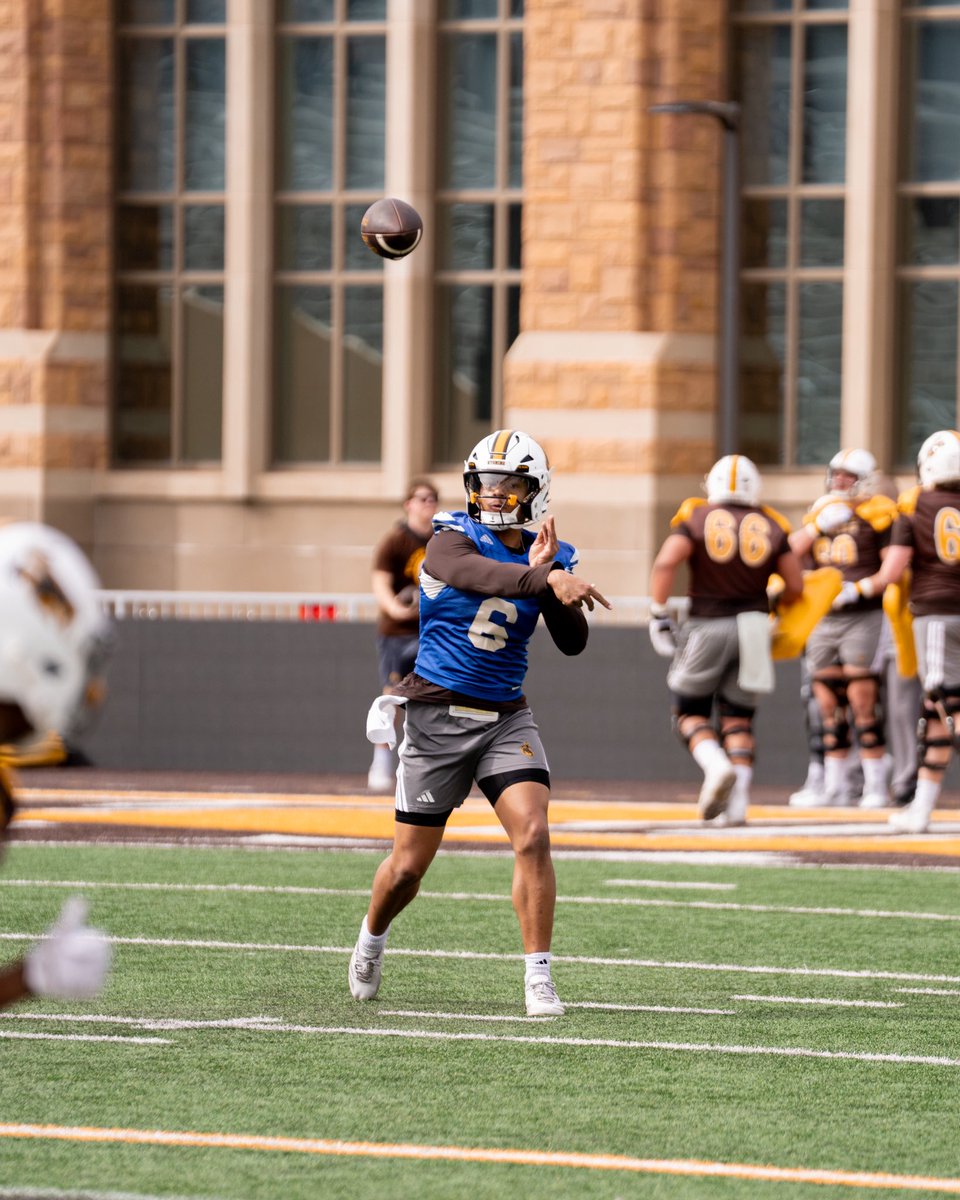 Wyoming Cowboy Football tweet media