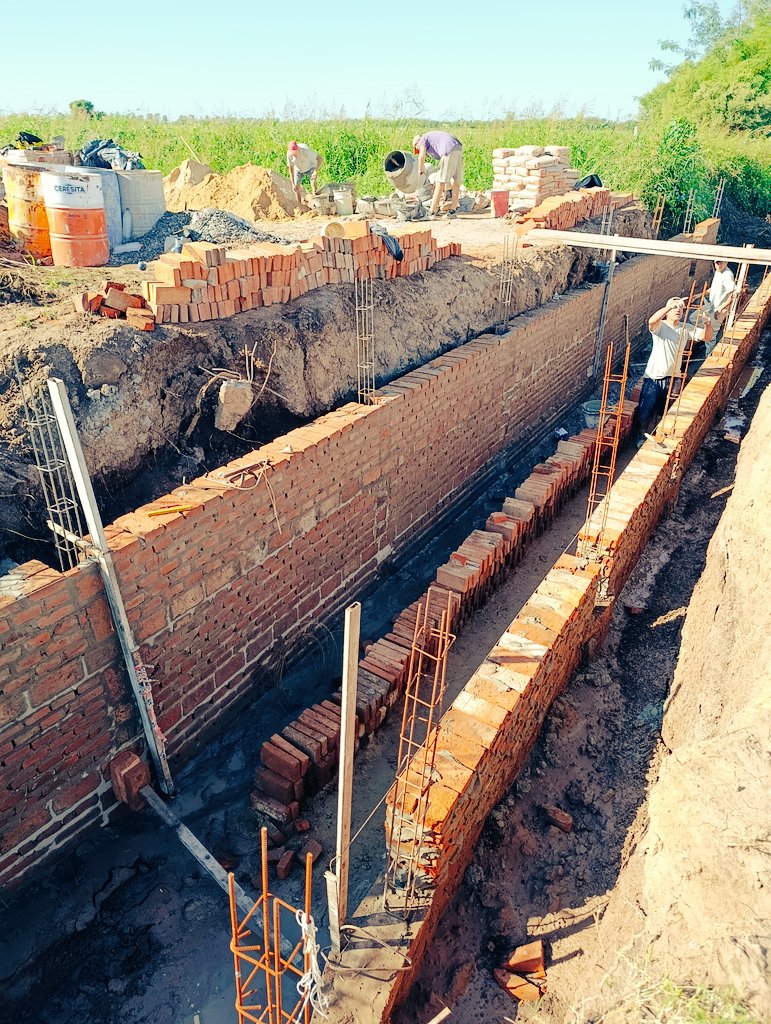 julioblatter's tweet photo. Gran #ObradeDesagüePluvial realizado por la municipalidad de #SanJerónimoNorte. Esto facilita el escurrimiento de aguas después de las lluvias, evitando los anegamiento en la ciudad, el posible perjuicio del tránsito vehicular y el malestar de los ciudadanos al desplazarse. https://t.co/TNZZfF6kn4