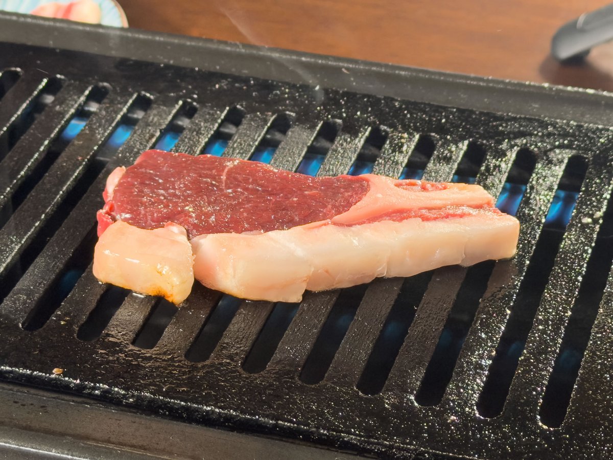 gibierto_jp's tweet photo. ＼鹿の脂がこんなに甘いなんて／

自分で焼いてすぐ食べる。焼きたての鹿の脂を味わえるジビエ焼き肉屋さん「函館焼肉 喜美（きび）」を取材しました。

🗾北海道函館市

https://t.co/zHgnovMdlA https://t.co/YA3mh4OMMv