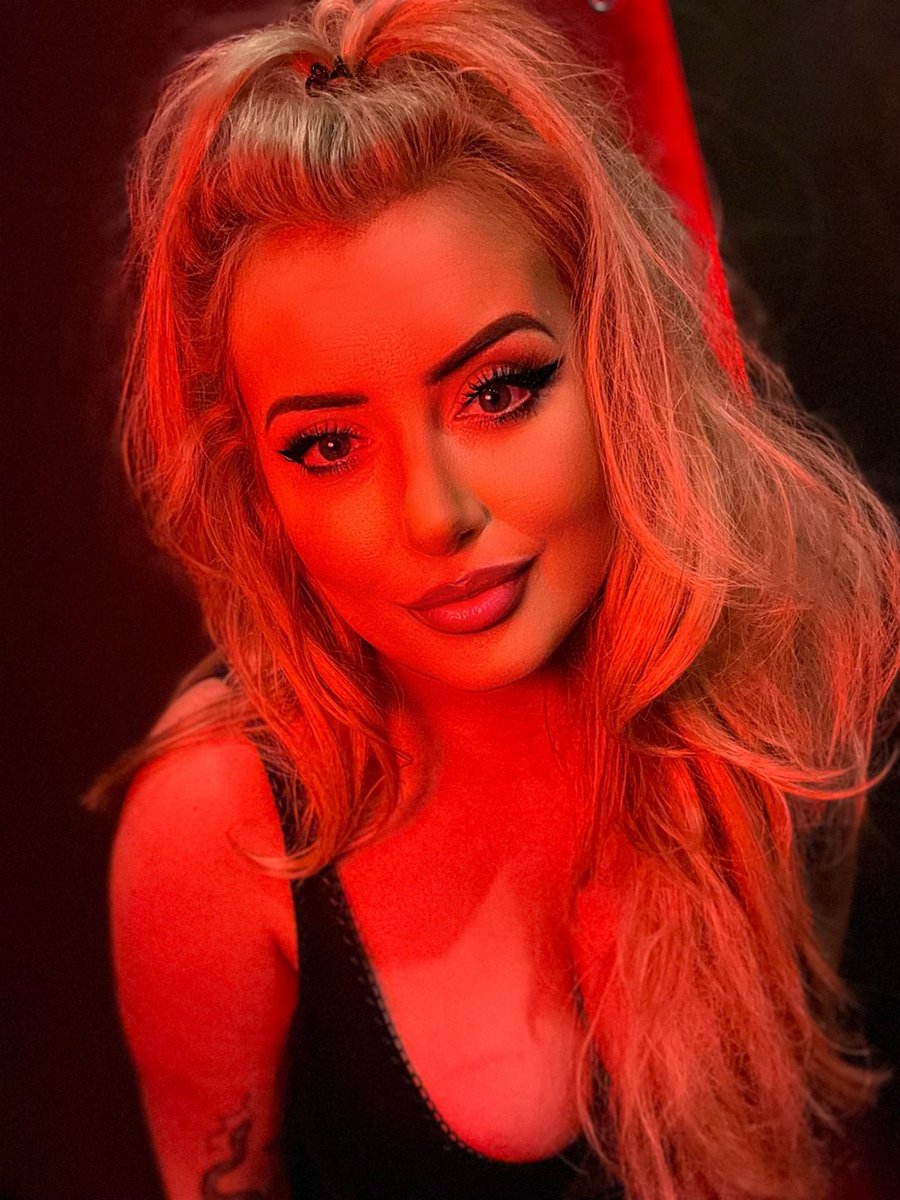 Miss Blake Carter tweet media