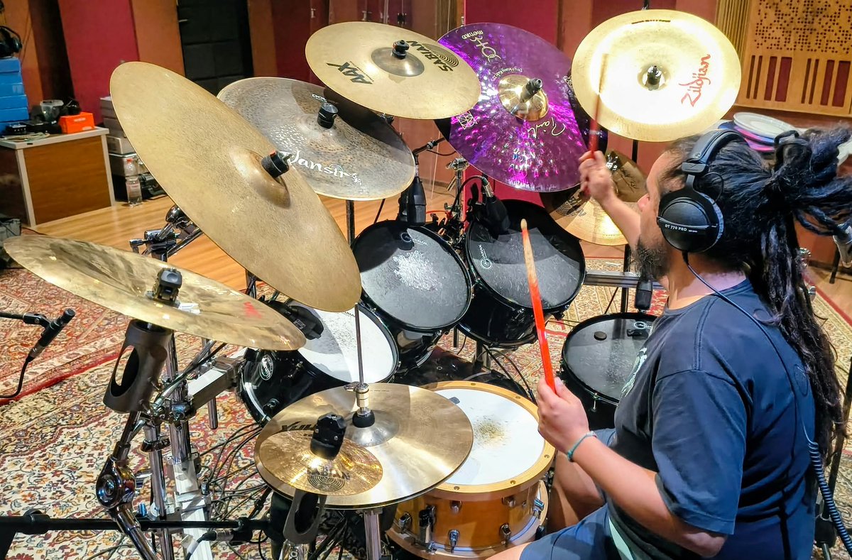 AysenluR tweet media