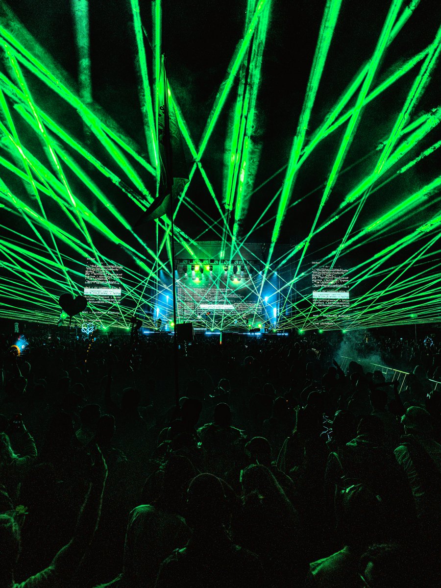 BIG GIGANTIC tweet media