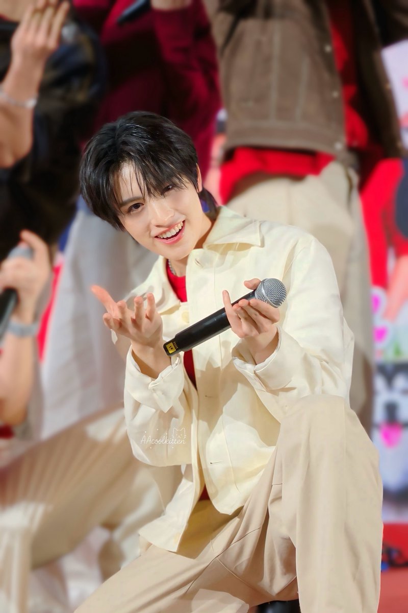 𝐀𝐀🍧 tweet media