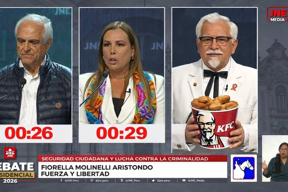 MariaEl42291114's tweet photo. #DebatePresidencial
#Masse #Kfc baldes para todos...jaja somos un meme https://t.co/i2dl8Ye1NH