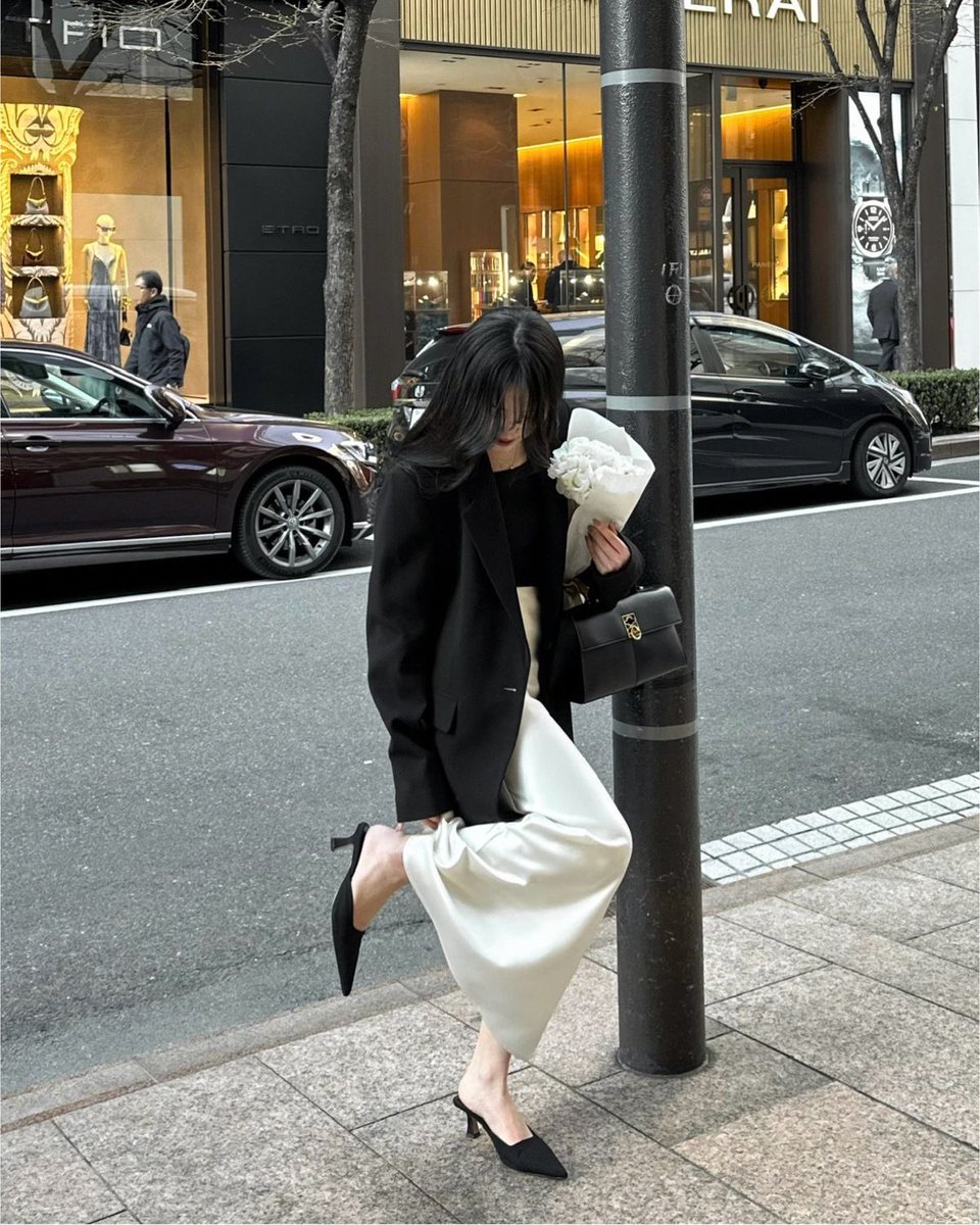KatyaIvano22521's tweet photo. シンプル・上品・カジュアル・クリーン
全部掛け合わせて、大人の女感溢れ出てるのが素敵すぎる。 https://t.co/9FGvvoX0sq