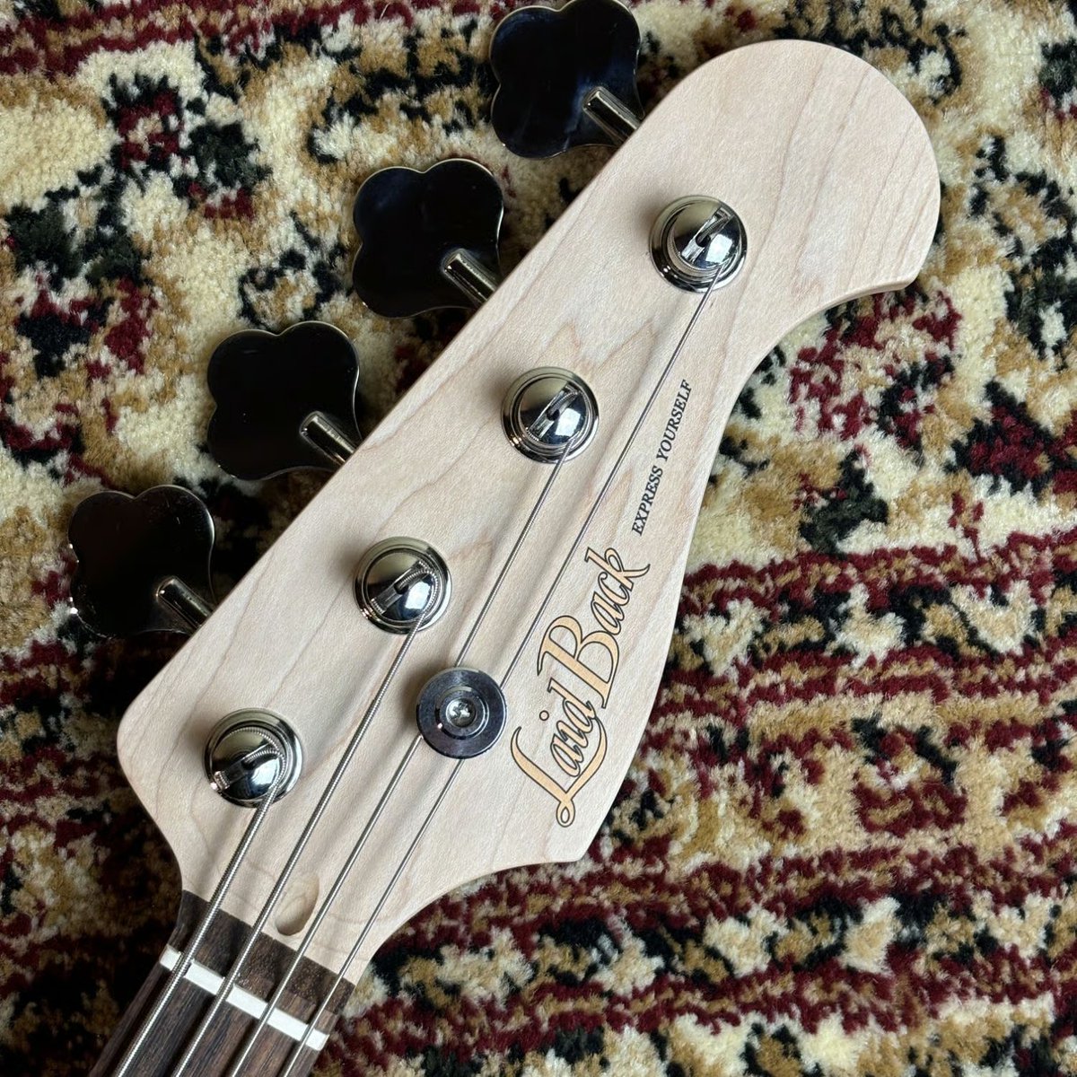 shima_sendai's tweet image. 【 #ベース 】

これからベースを始めるビギナーベーシストさんにもオススメ！な #Laidback のベースをご紹介✨

シンプルな操作性と、様々なジャンルを楽しめるサウンドの幅が魅力的な子です🥰

買ったは良いけれど、、な不安な点はビギナーズ倶楽部で解決しちゃいましょう👍
shimamura.co.jp/shop/sendai/ar…