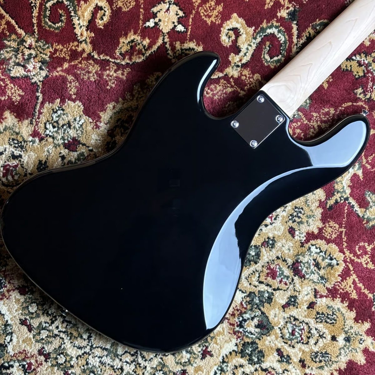 shima_sendai's tweet image. 【 #ベース 】

これからベースを始めるビギナーベーシストさんにもオススメ！な #Laidback のベースをご紹介✨

シンプルな操作性と、様々なジャンルを楽しめるサウンドの幅が魅力的な子です🥰

買ったは良いけれど、、な不安な点はビギナーズ倶楽部で解決しちゃいましょう👍
shimamura.co.jp/shop/sendai/ar…