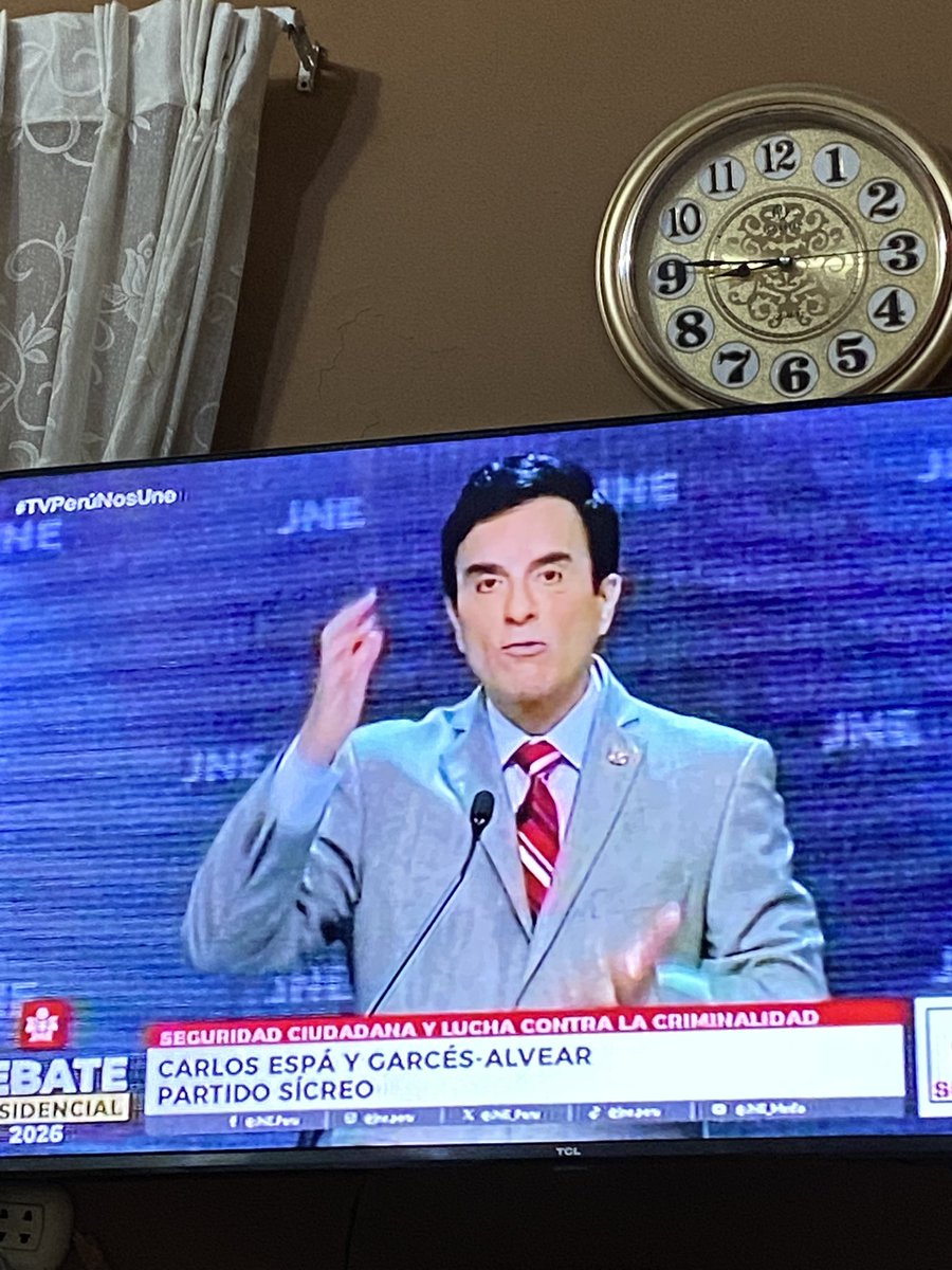 Jenny Ravelo 💛 tweet media