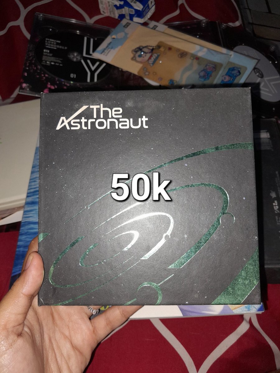 kim_line tweet media