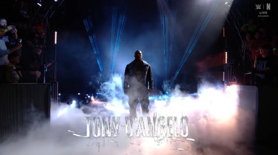 قوانين الحلبة tweet media