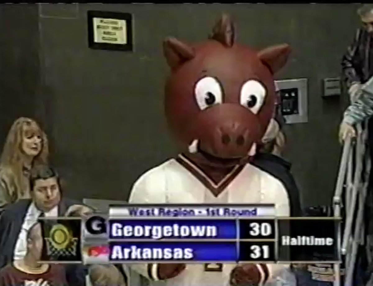 no context arkansas🐗 tweet media