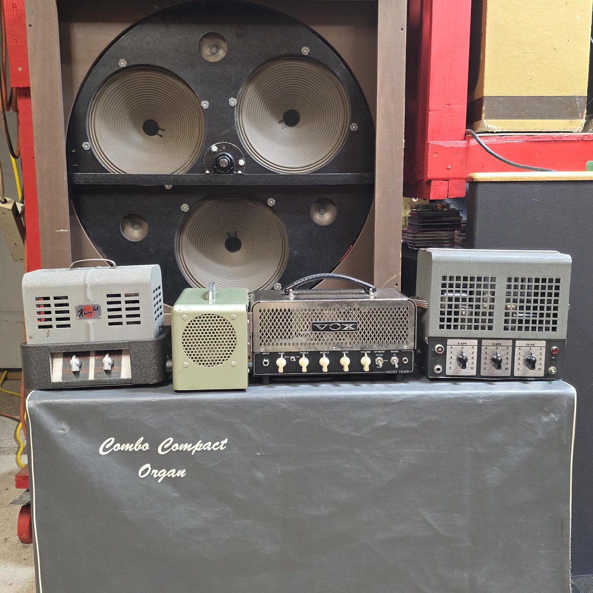 TomsAmps tweet media