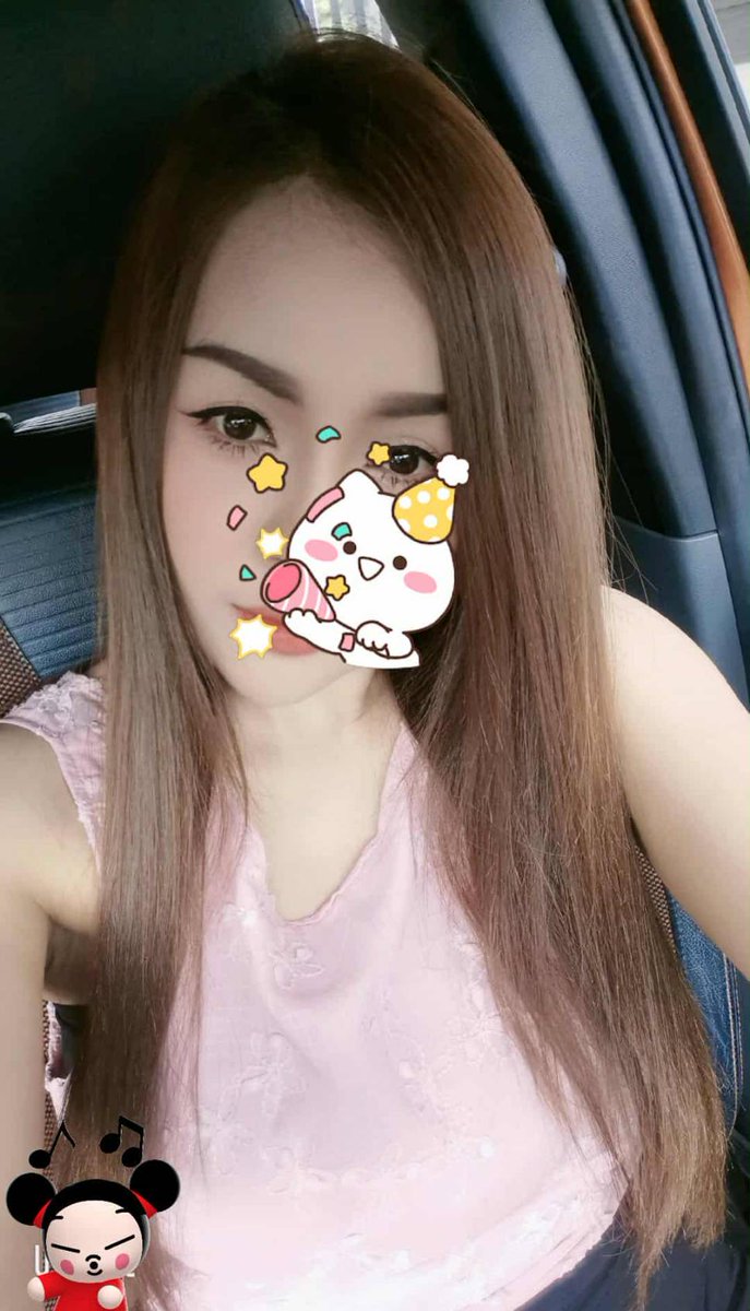 pinky tweet media