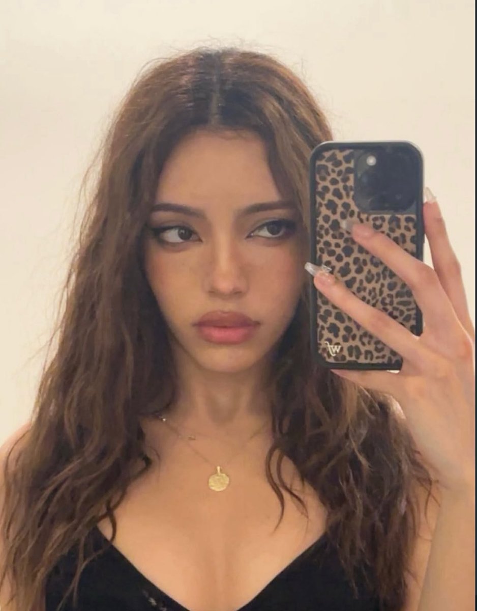 picsforcami's tweet photo. #camila stuns in new instagram post 🐆 https://t.co/6NOclLsbdb