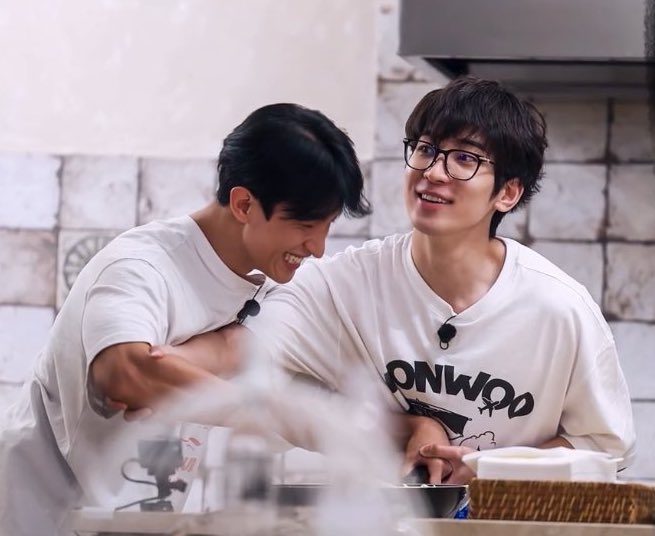 고개 وونيان tweet media