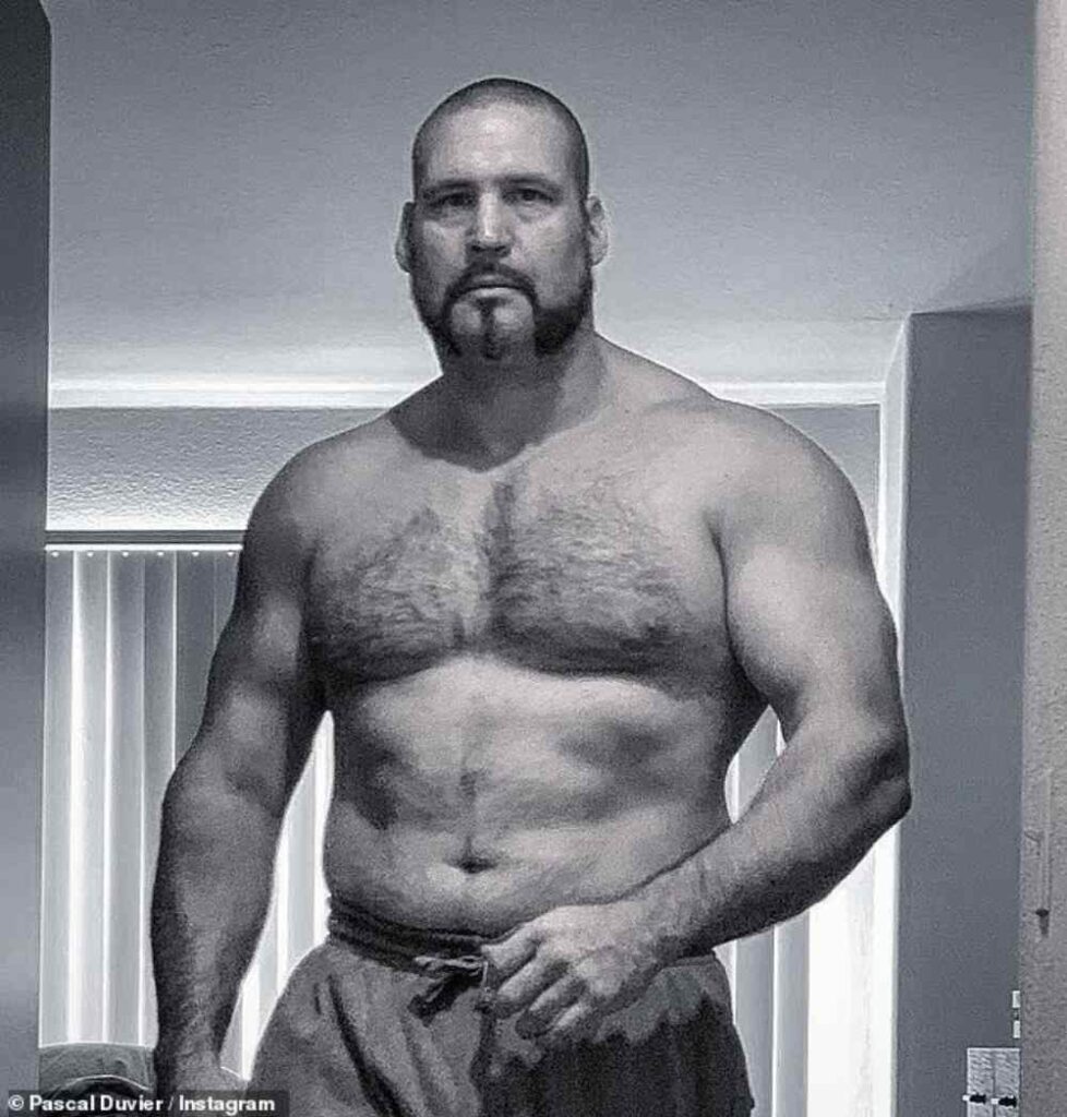 Helmut Clark tweet media