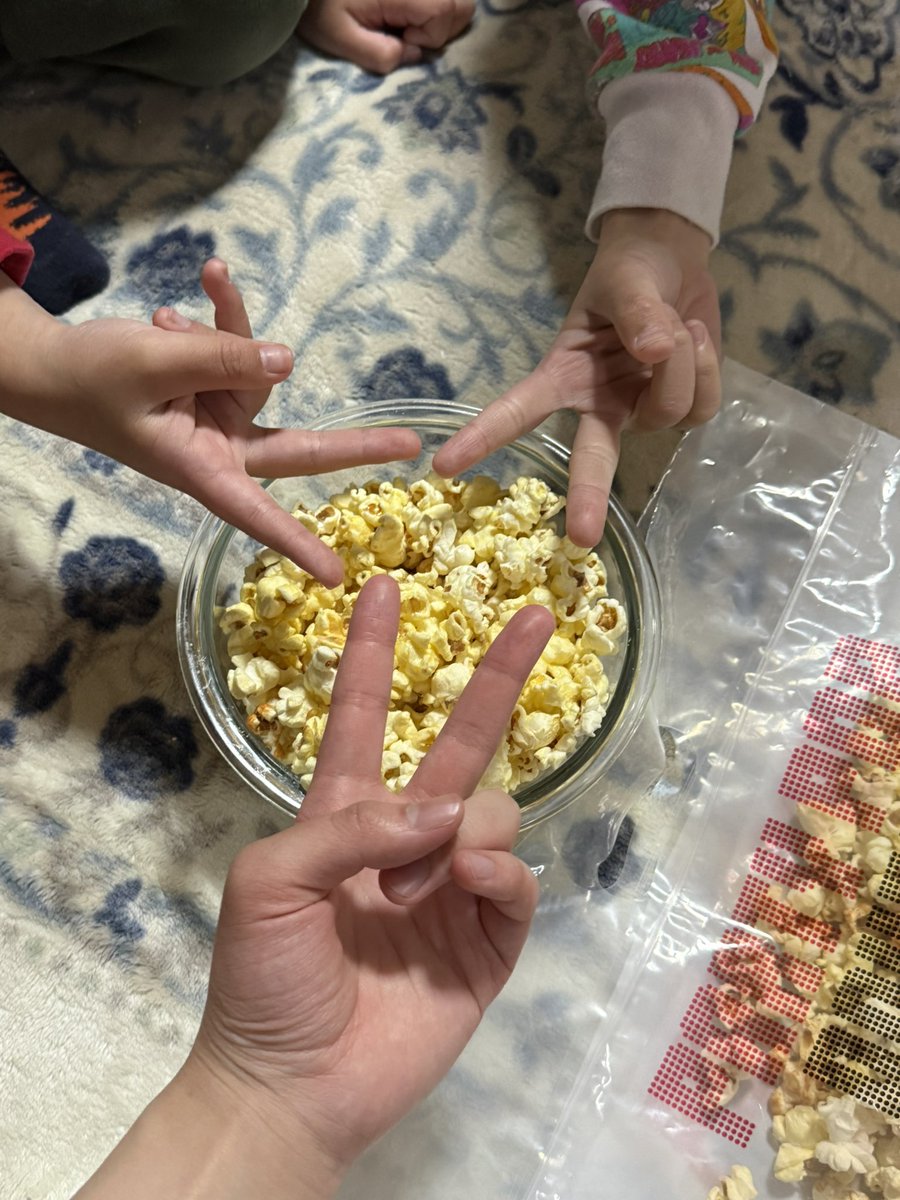 いせかい tweet media