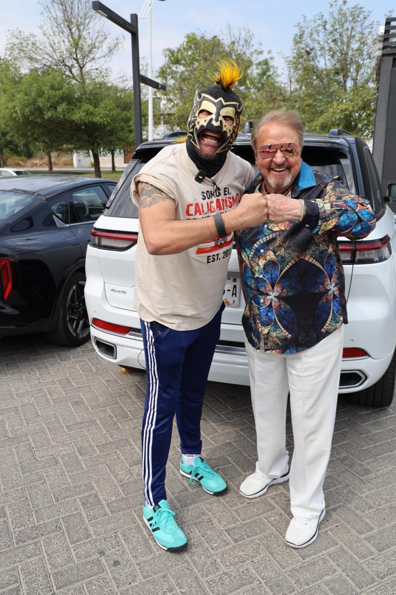 ESCORPION DORADO tweet media