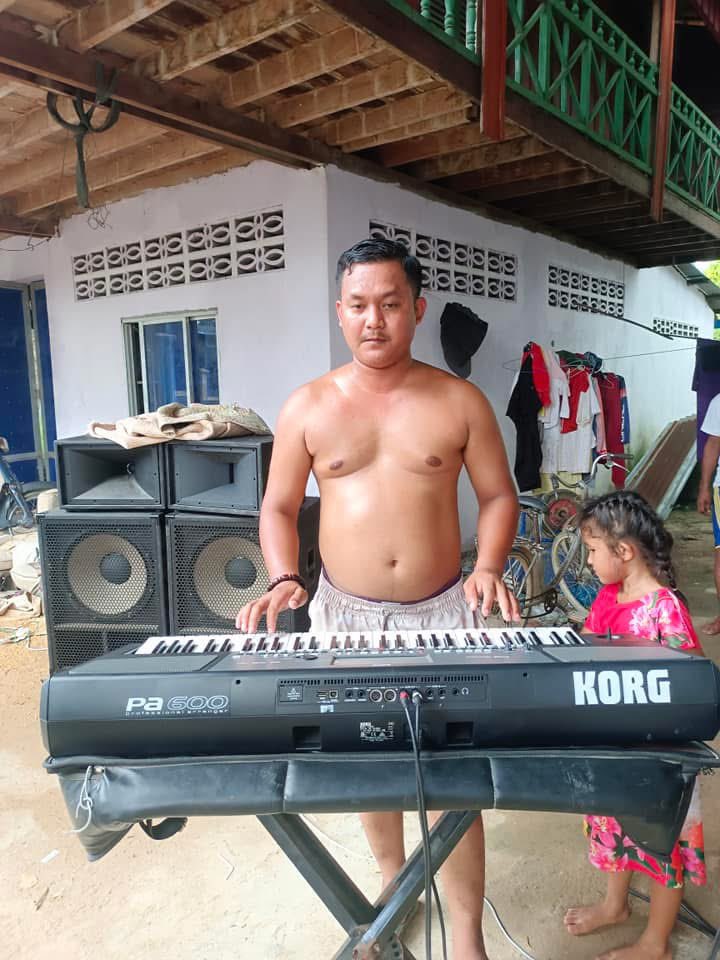 KPS កំពុងសោម Hf tweet media