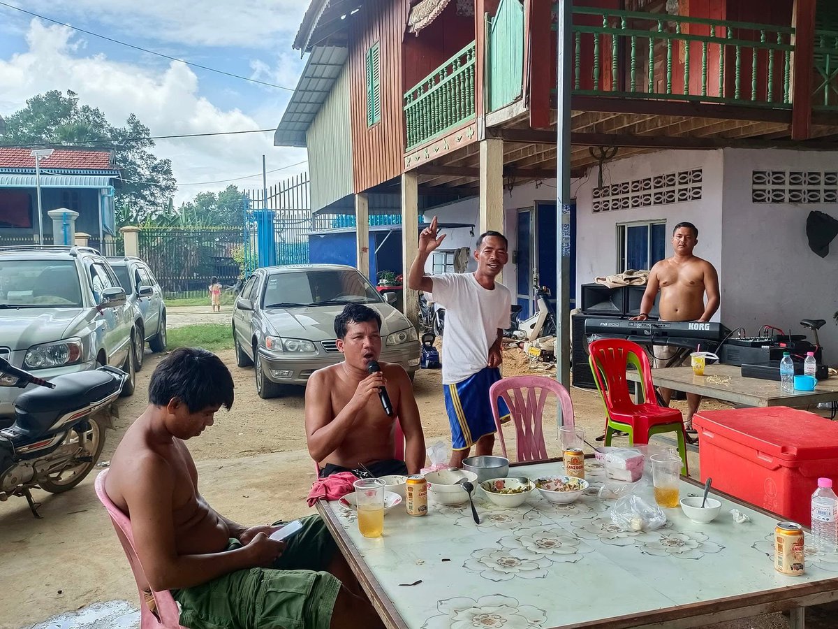 KPS កំពុងសោម Hf tweet media