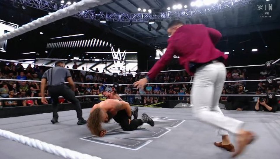 قوانين الحلبة tweet media