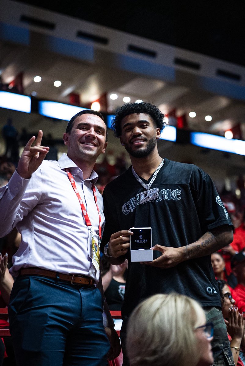 Lobo Basketball tweet media