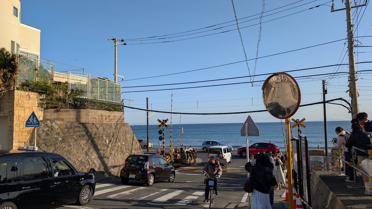 C’est pas méchant tweet media