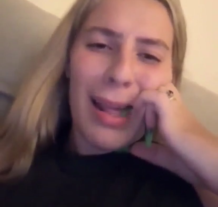 umbrella tweet media