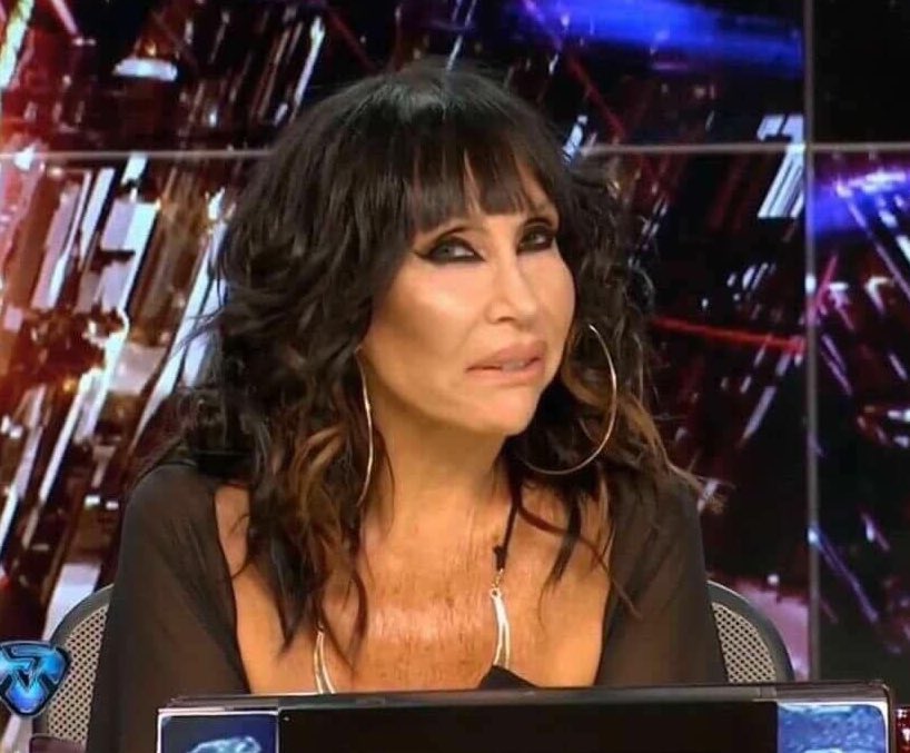 Bxau_r's tweet photo. "Que esta pasando en gh"
"Ah no, es solo la 9na vez q carmiña pide perdon en camara por mavinga" #granhermano https://t.co/sHdxI2FgY8