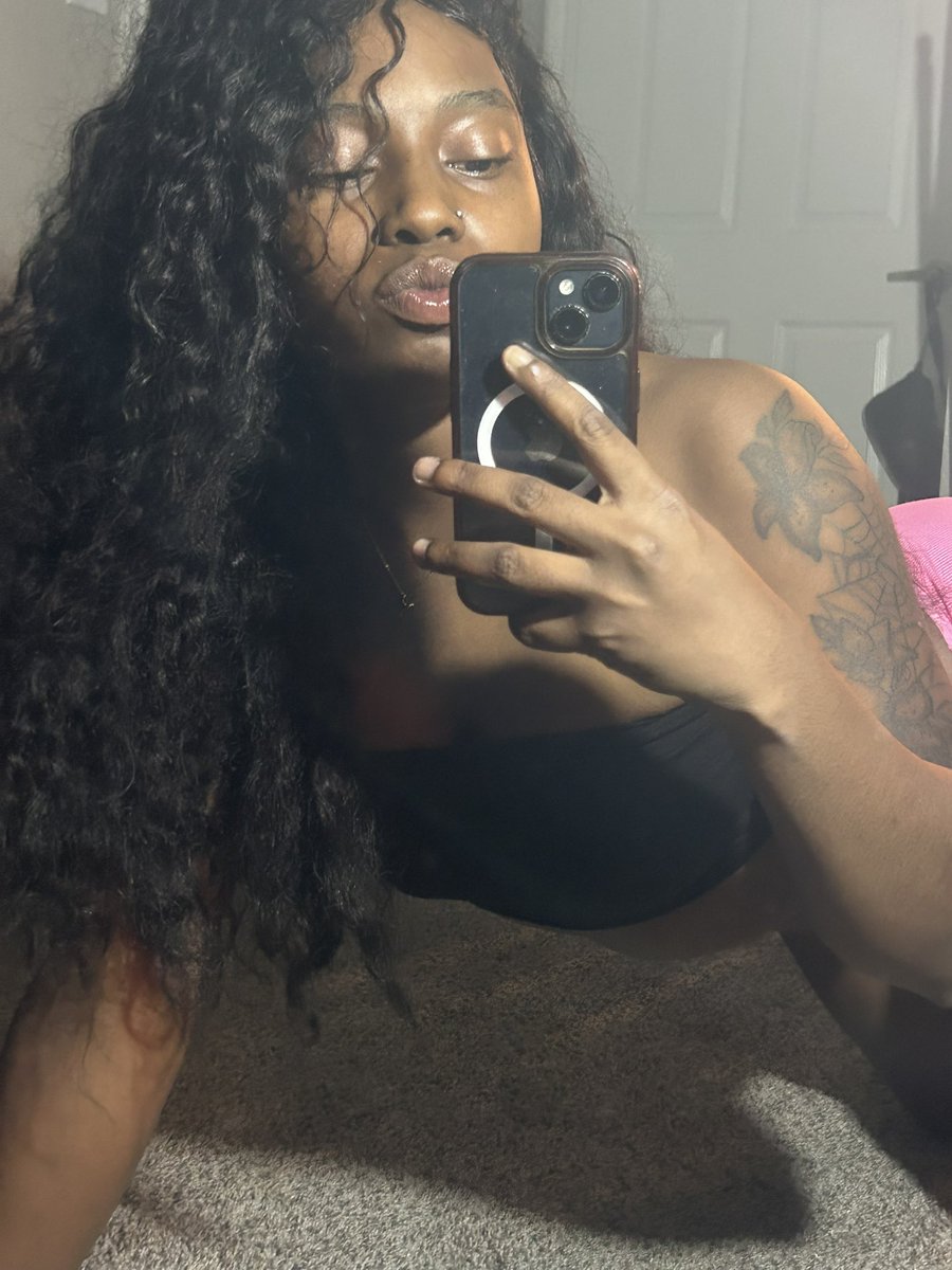 KayBoogie tweet media