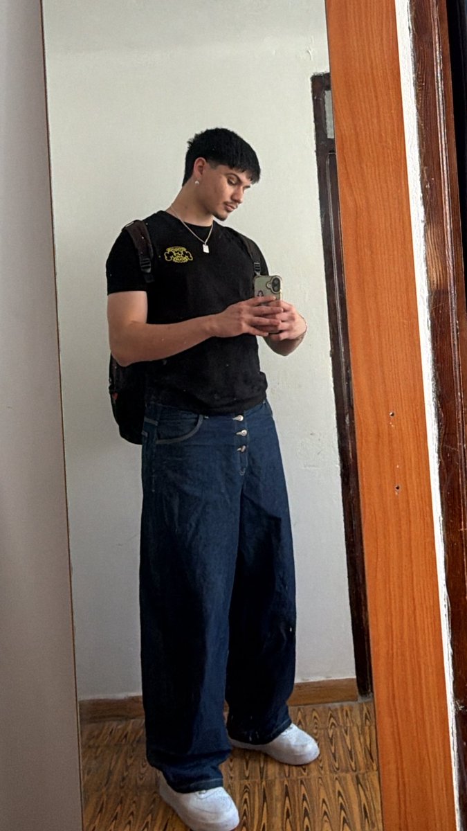 Ʉ₦ ₣łØⱠØ tweet media