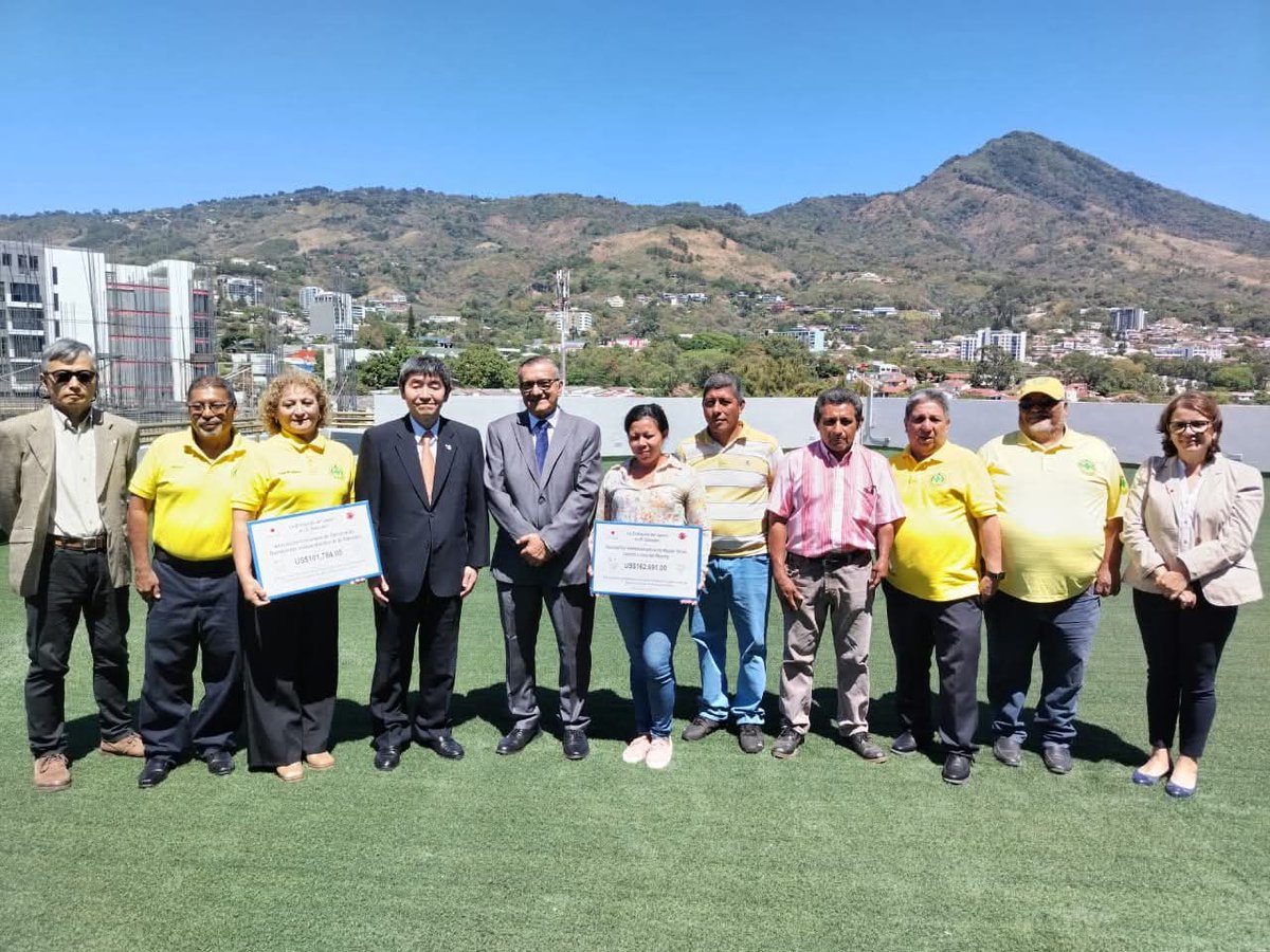 Informativo El Salvador tweet media