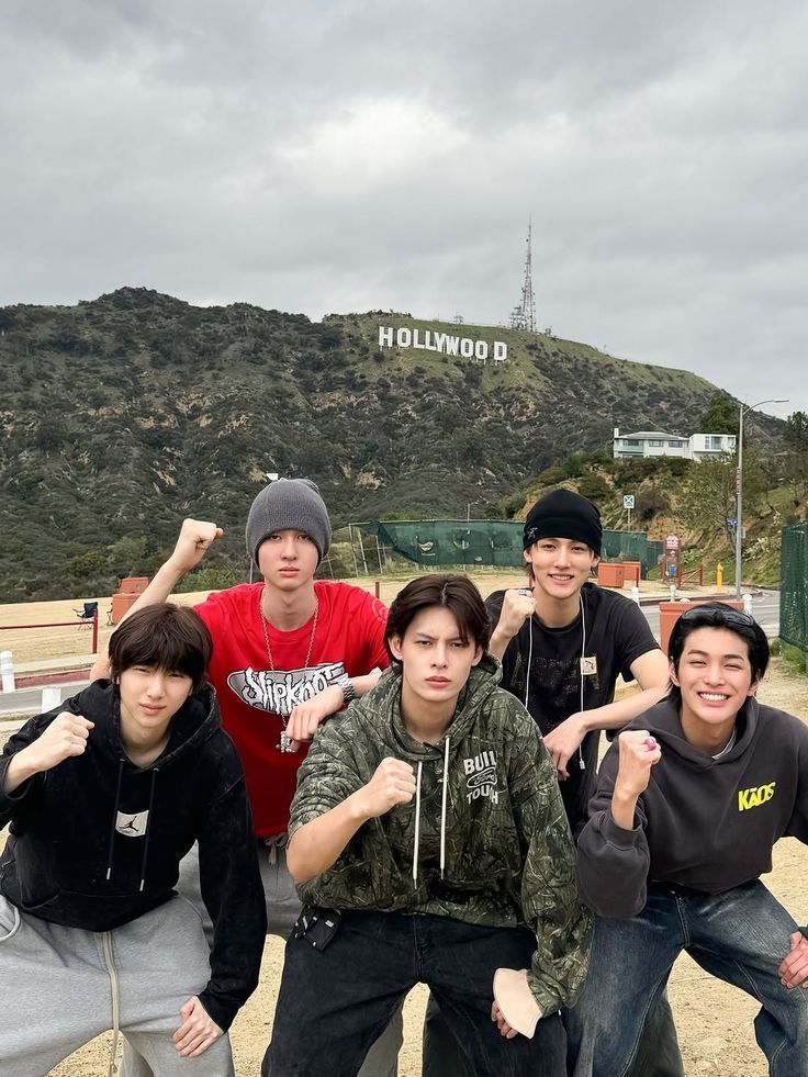 𝚅𝙴𝙻크크 tweet media