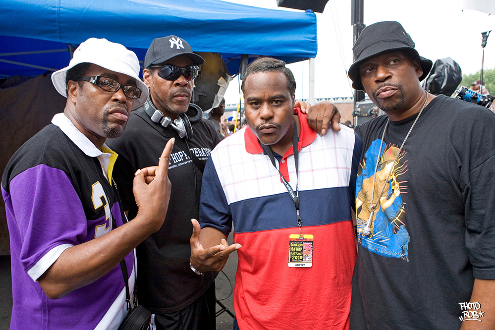 PhotoRob's tweet image. RIP @JDLColdCrush with #easyadcoldcrush @therealsmoothb @GrandmasterCaz #BHHF 2010 #bkhiphopfest