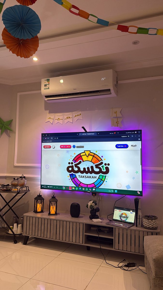 Joy girl tweet media