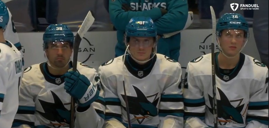 shark baiter tweet media