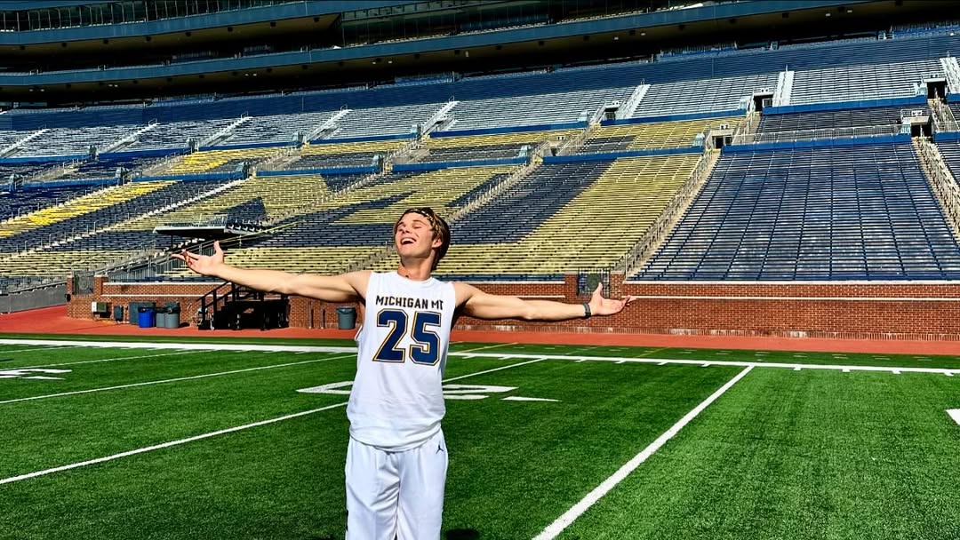 𝘏𝘢𝘸𝘬𝘪𝘯𝘴’ 𝘚𝘪𝘭𝘦𝘯𝘵 𝘚𝘵𝘦𝘢𝘥𝘧𝘢𝘴𝘵 tweet media