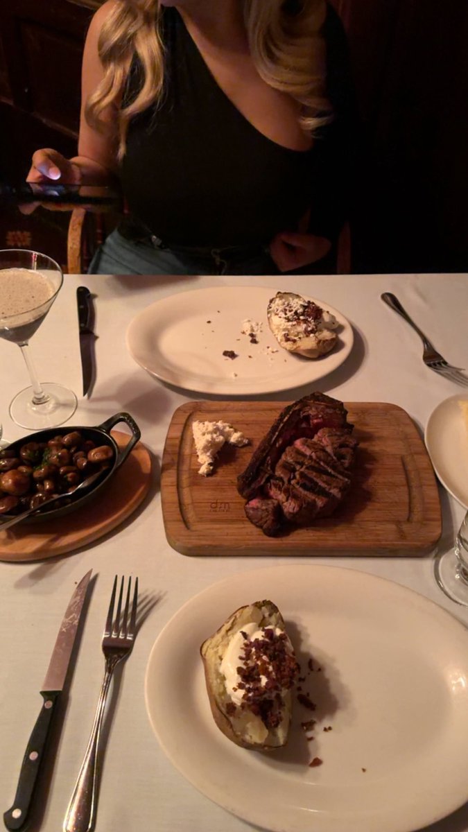 Coops🌚 tweet media