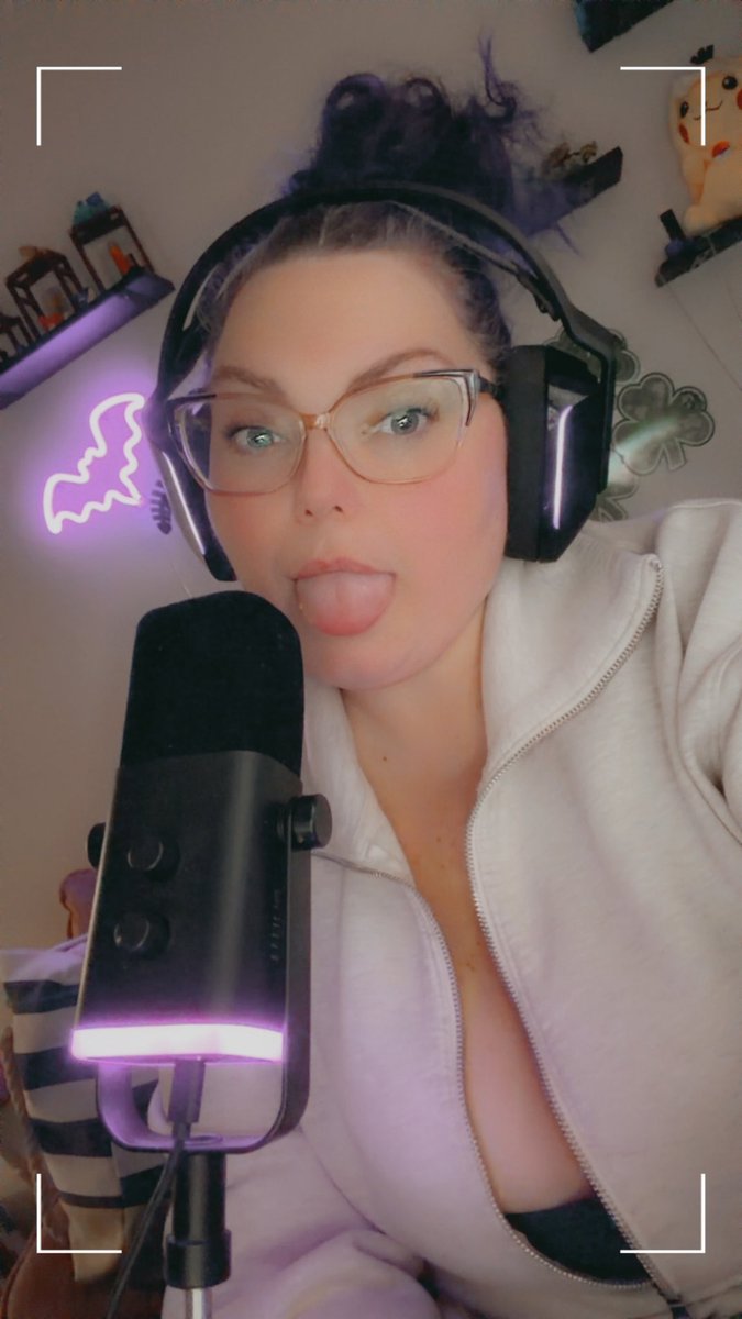 witchstarfall tweet media