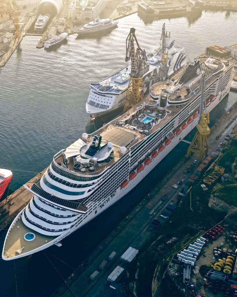 Luxury_Liner_'s tweet photo. #MSCSplendida の
新しい草が始まります✨
#MSCスプレンディダ は、MSCヨットクラブのレストランの改装を終え、すでに地中海での冬の出発が始まっています🎶
#MSCCruises
#MSCクルーズ https://t.co/BX8VXLxWQV