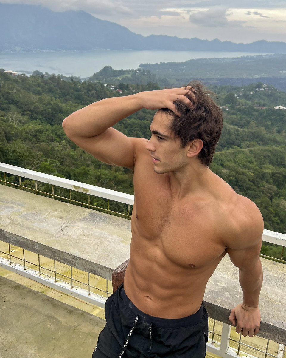 Kyle Kuznik tweet media