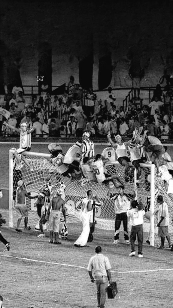 Quem diria que um grupo de estudantes reunidos no coreto do parque municipal, no coração de belo horizonte, criariam algo tão importante para milhões de pessoas espalhadas pelo brasil e pelo mundo. 

Isso é GRANDEZA.