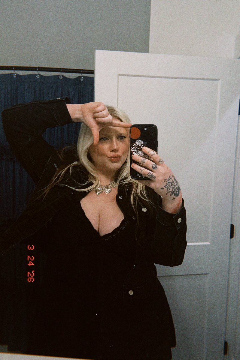 BEC$ 🕷️🥀 tweet media